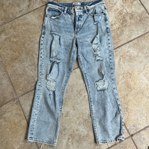 Abercrombie boyfriend distressed jeans - Picture 7 of 9